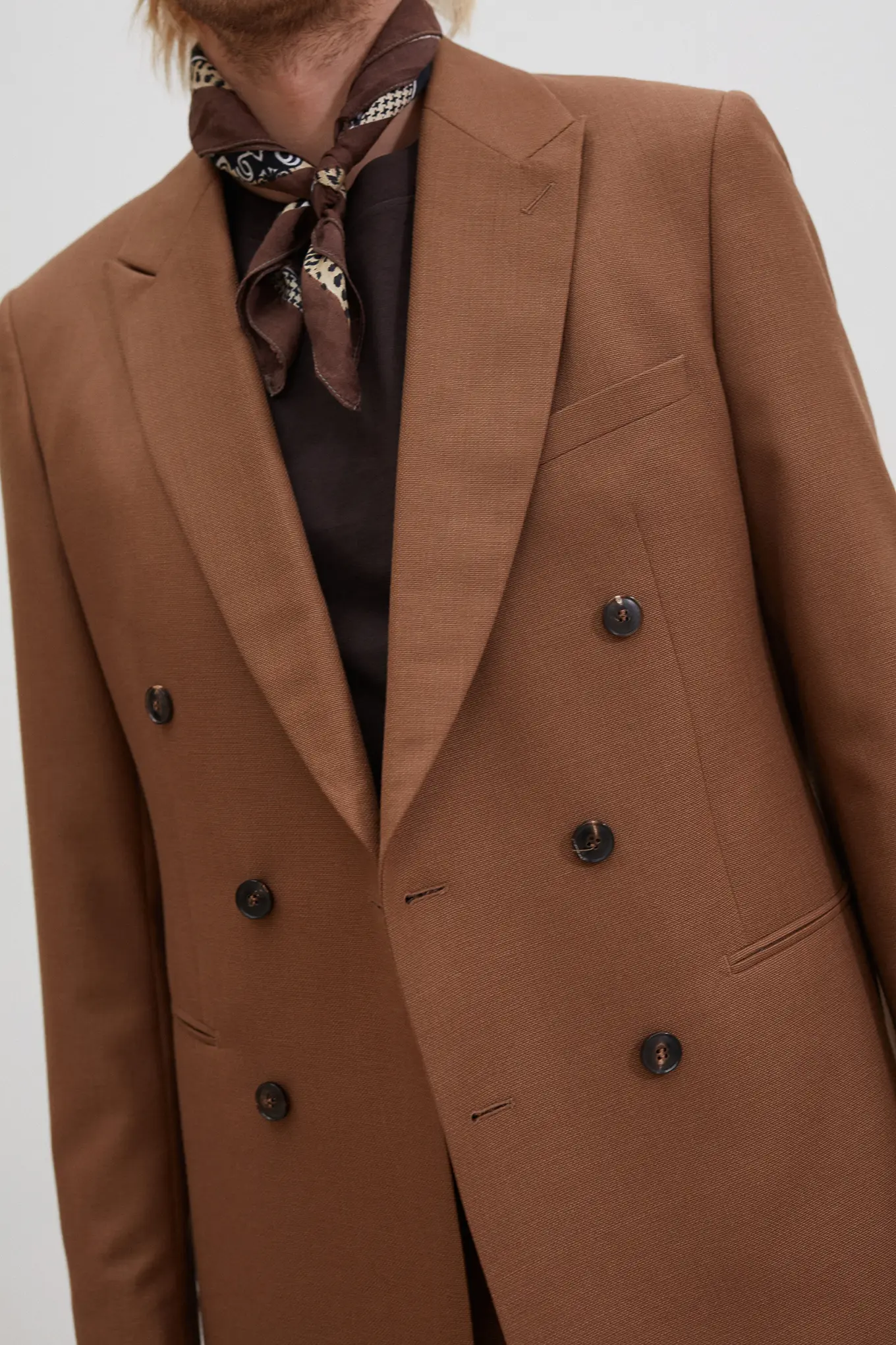 l'apiéceur - robin-costume-sur-mesure-croise-camel3