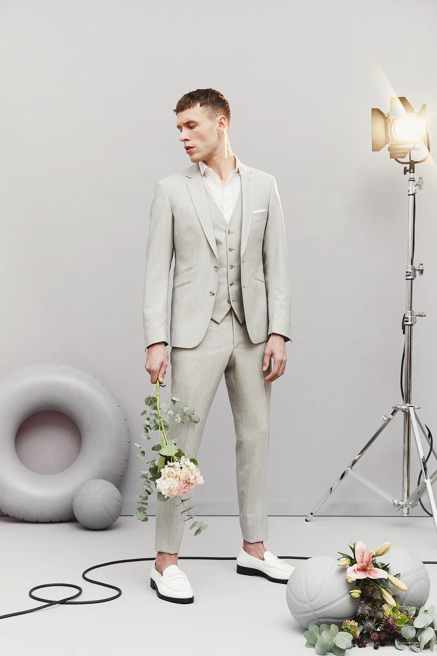 Walker-costume-sur-mesure-toile-laine-gris-clair3