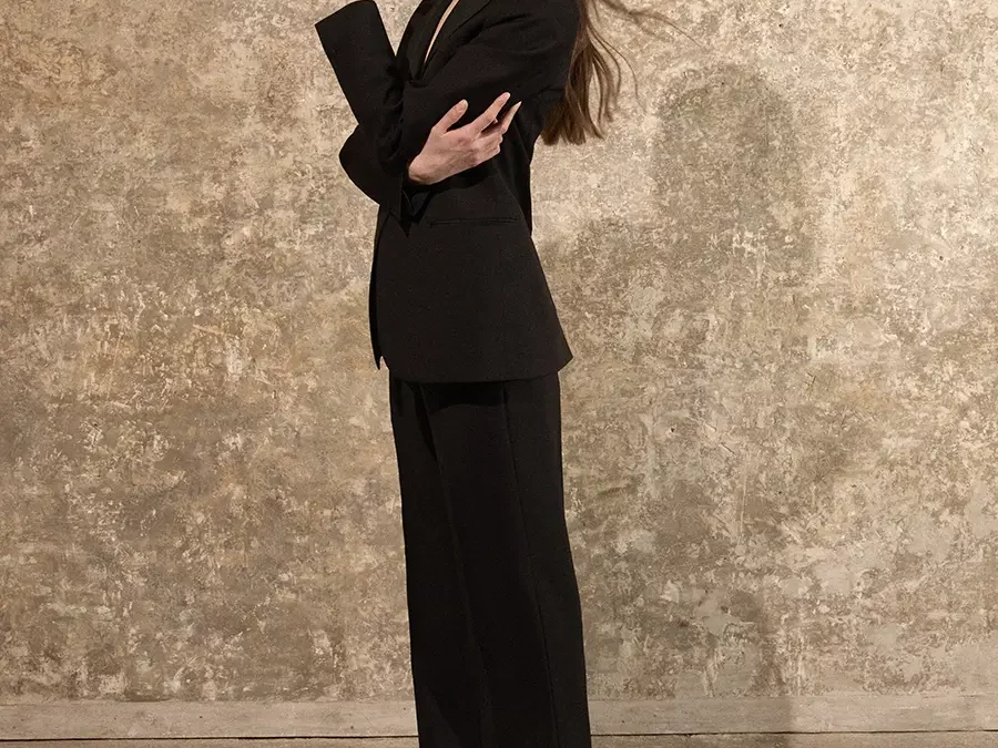 Alice – Smoking en toile noire unie