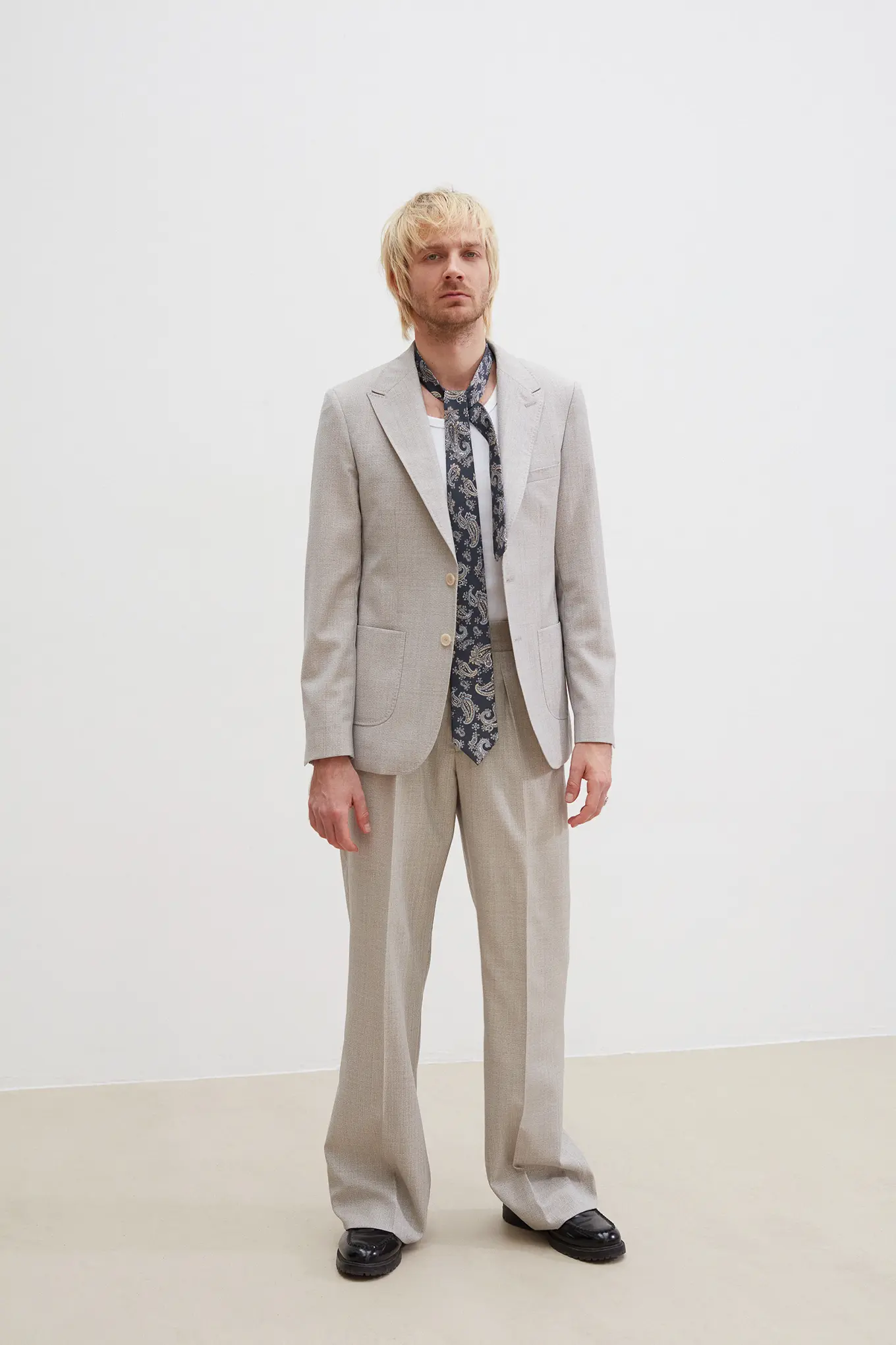 lapieceur-damon-costume-sur-mesure-texture-beige1