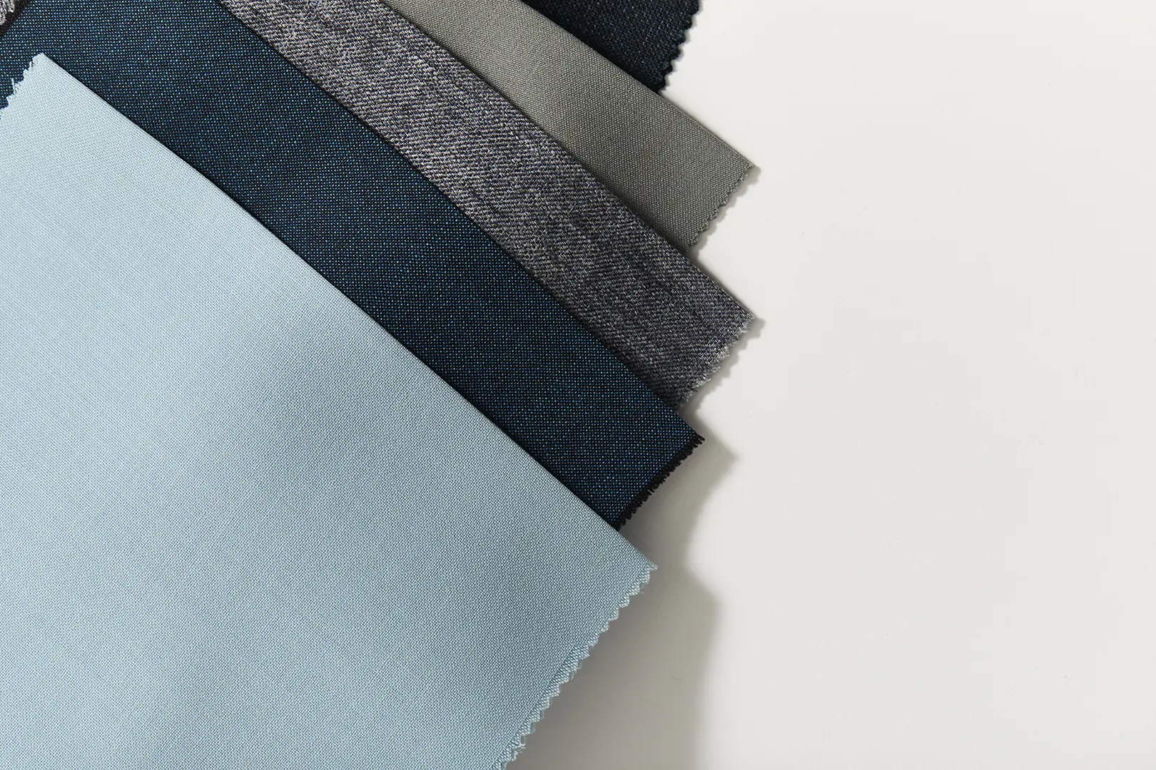 lapieceur-costume-tissus