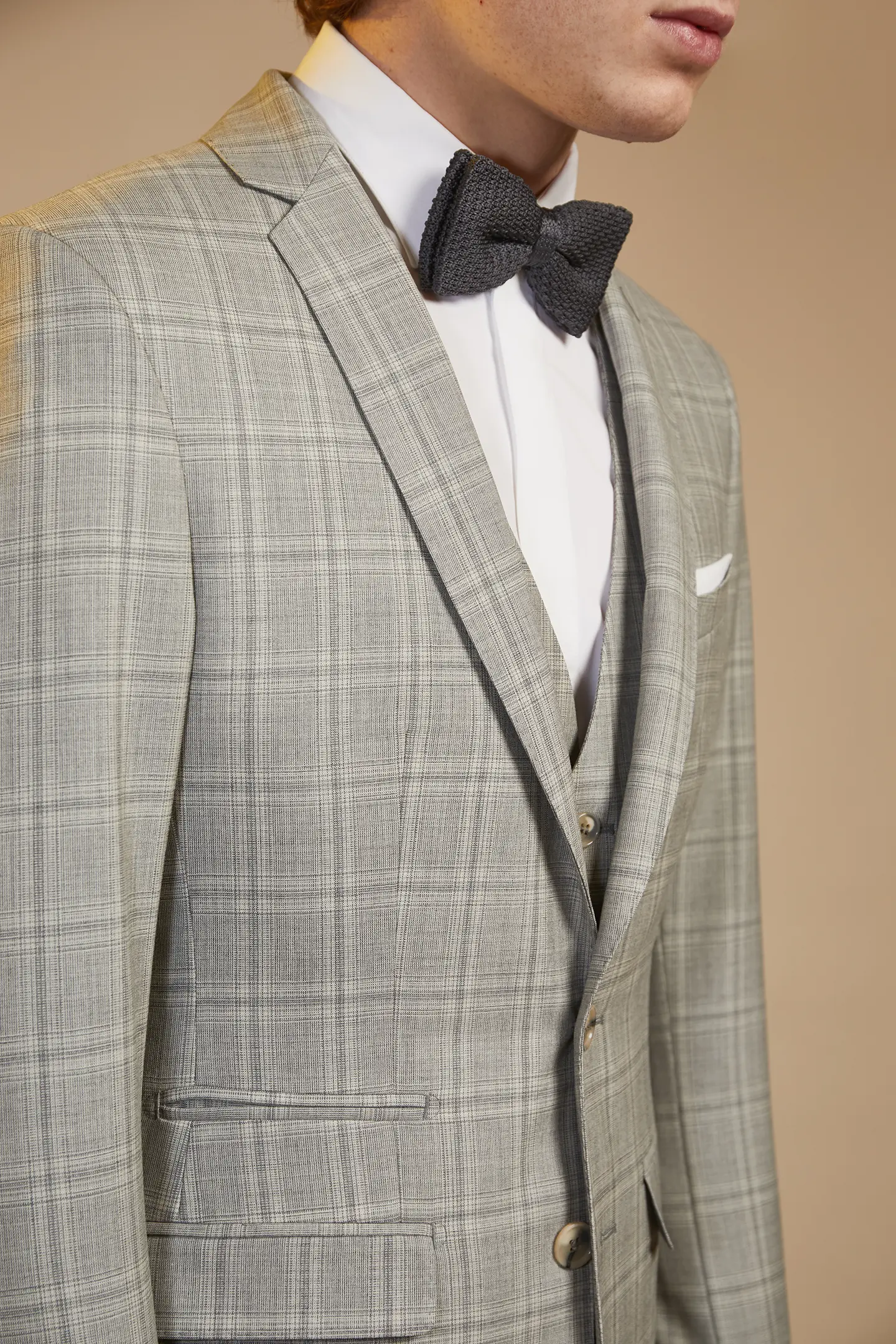 ok-Franck-costume-gris-carreaux-detail